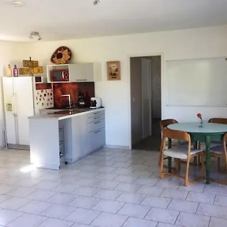 D'une Avec Piscine Privee Jardin Clos Et Wifi A Villa